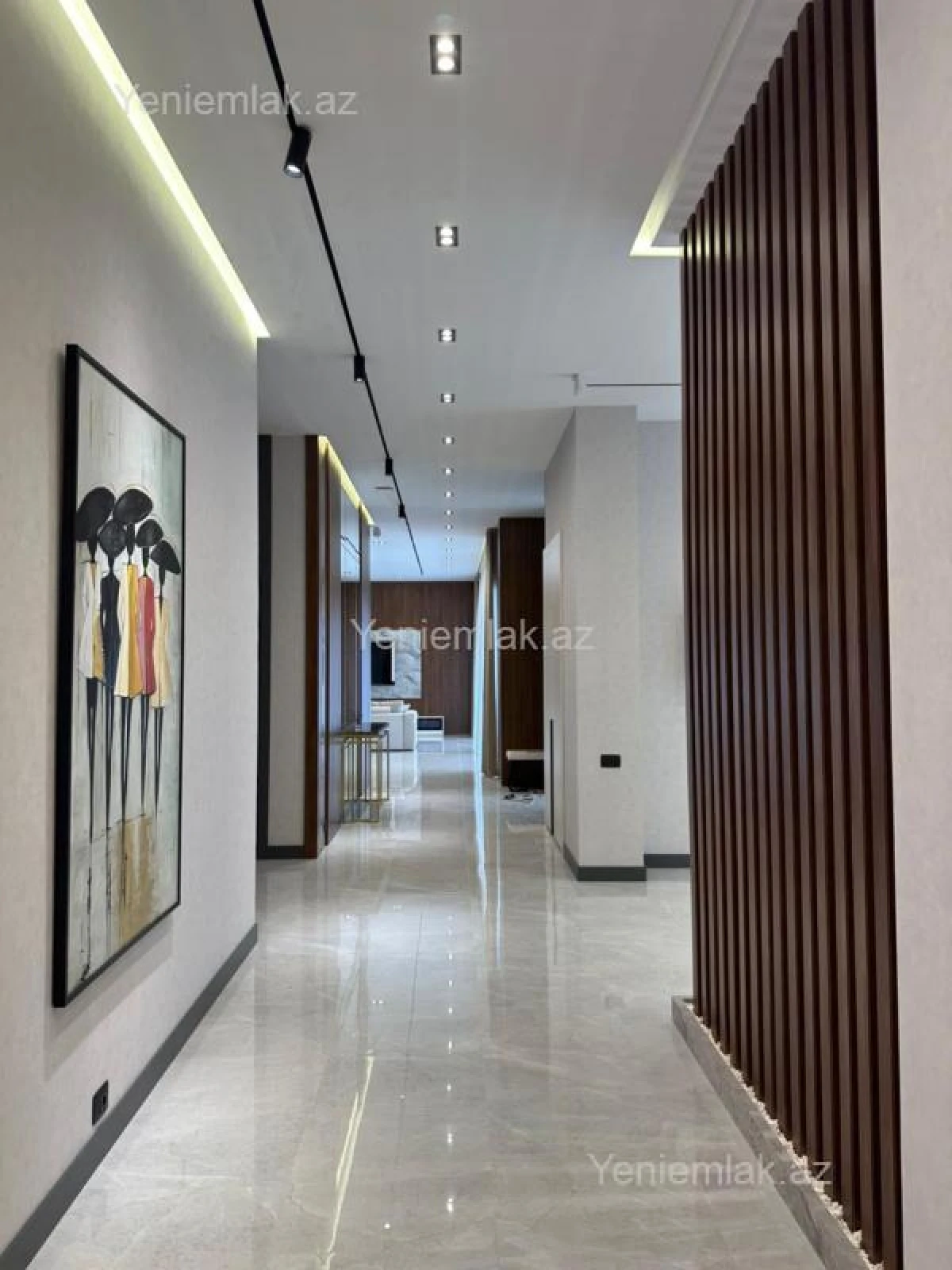 Satılır 5 otaqlı həyət evi 250 m²