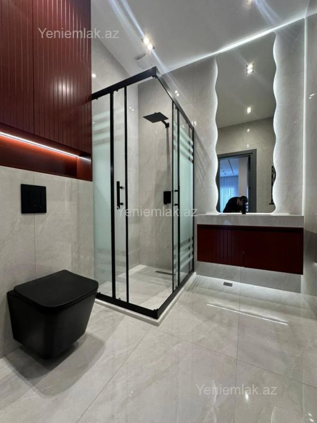 Satılır 5 otaqlı həyət evi 250 m²