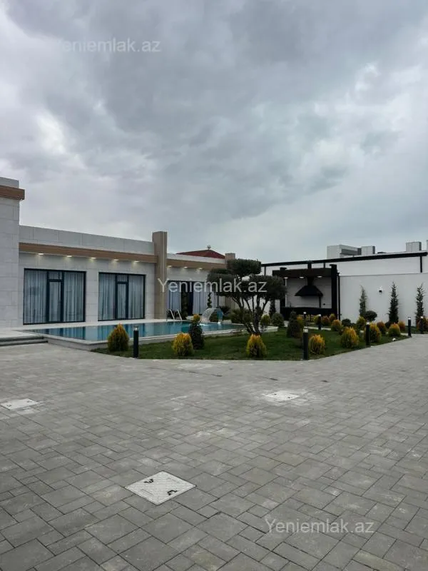 Satılır 5 otaqlı həyət evi 250 m²