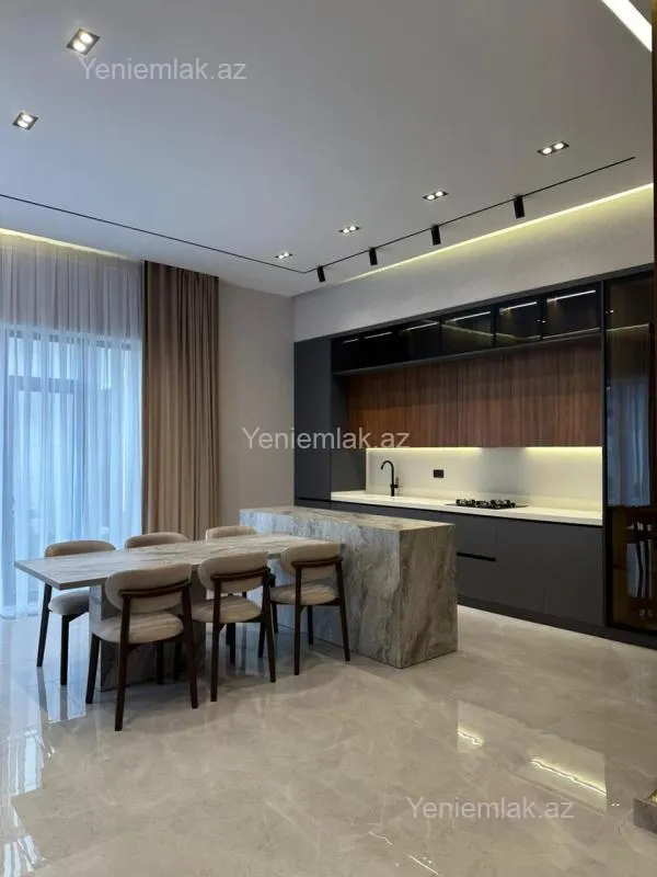 Satılır 5 otaqlı həyət evi 250 m²