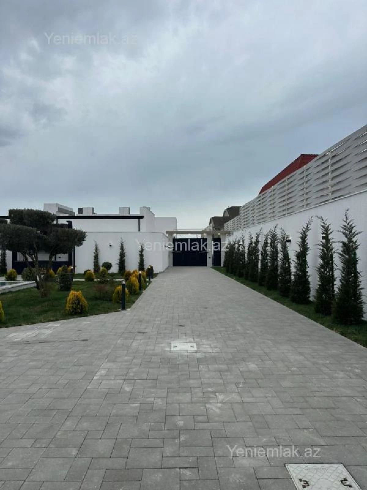 Satılır 5 otaqlı həyət evi 250 m²