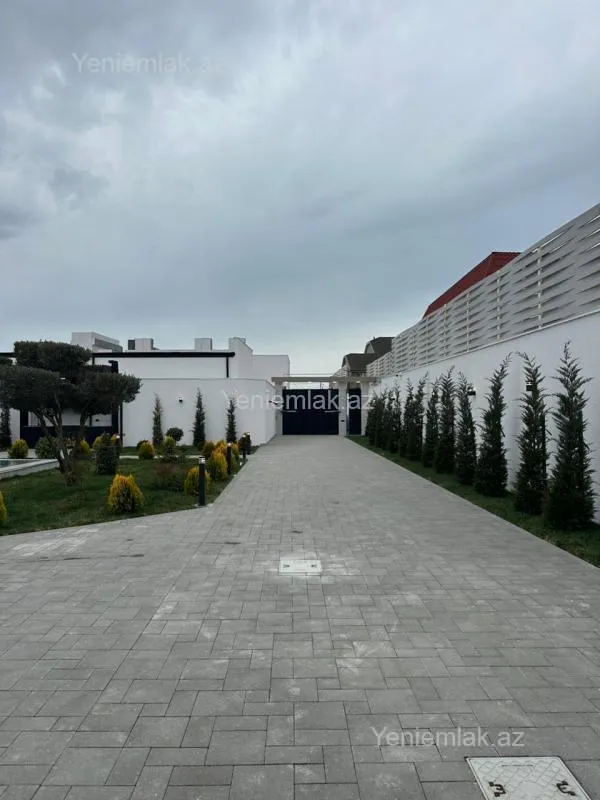 Satılır 5 otaqlı həyət evi 250 m²