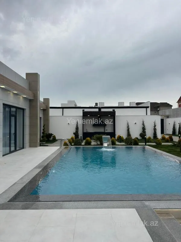 Satılır 5 otaqlı həyət evi 250 m²