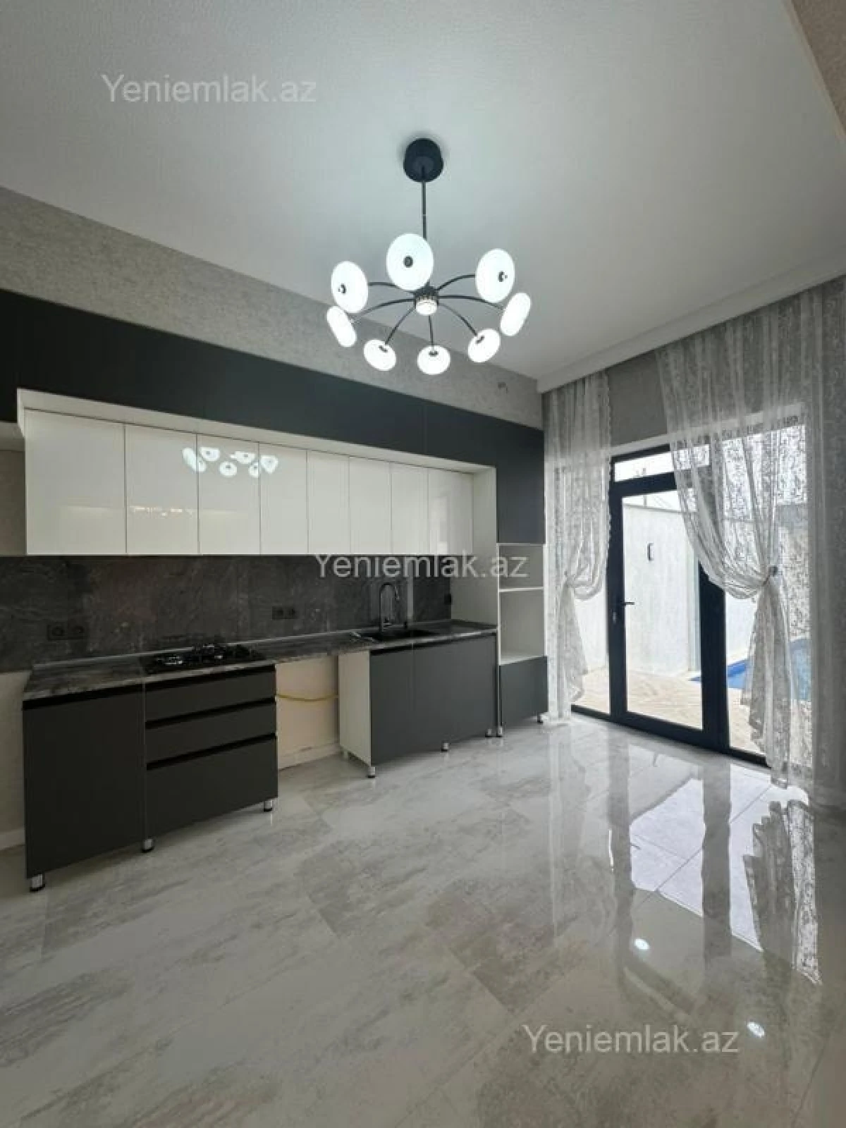 Satılır 4 otaqlı həyət evi 170 m²