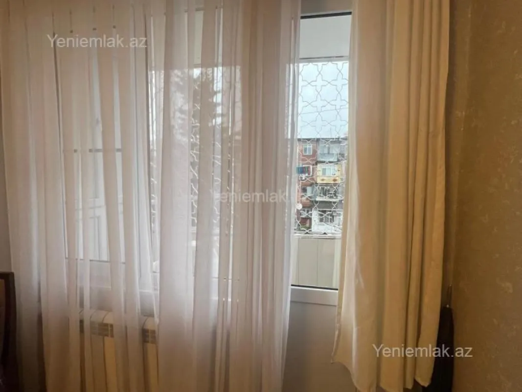 Satılır 2 otaqlı köhnə tikili 50 m²