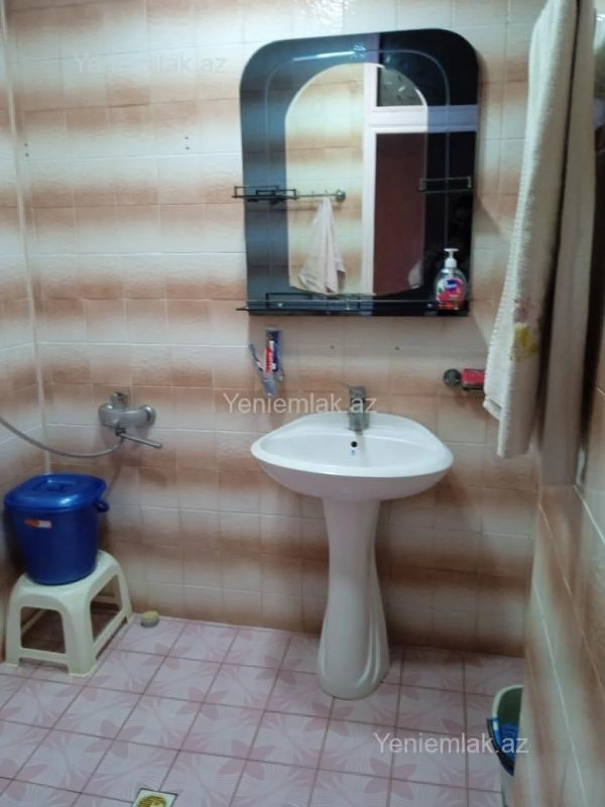 Satılır 3 otaqlı köhnə tikili 64 m²