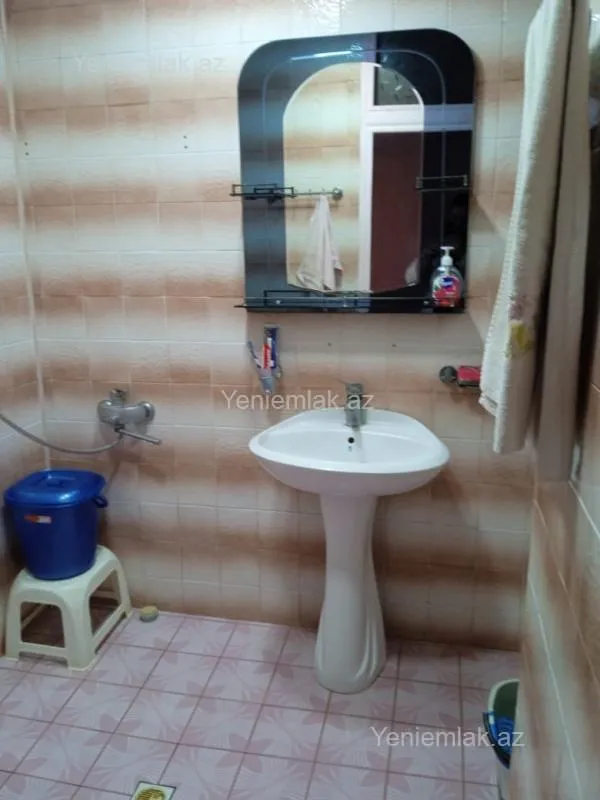 Satılır 3 otaqlı köhnə tikili 64 m²