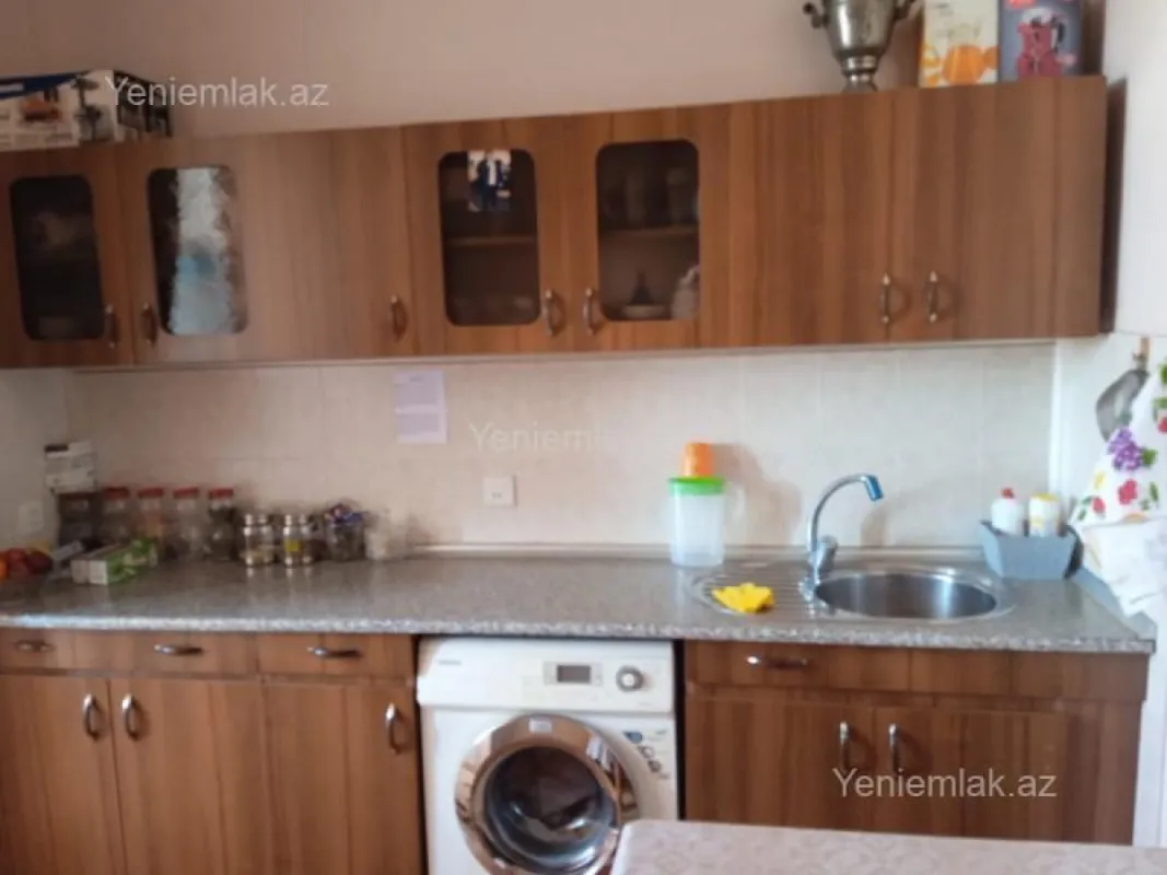 Satılır 3 otaqlı köhnə tikili 64 m²