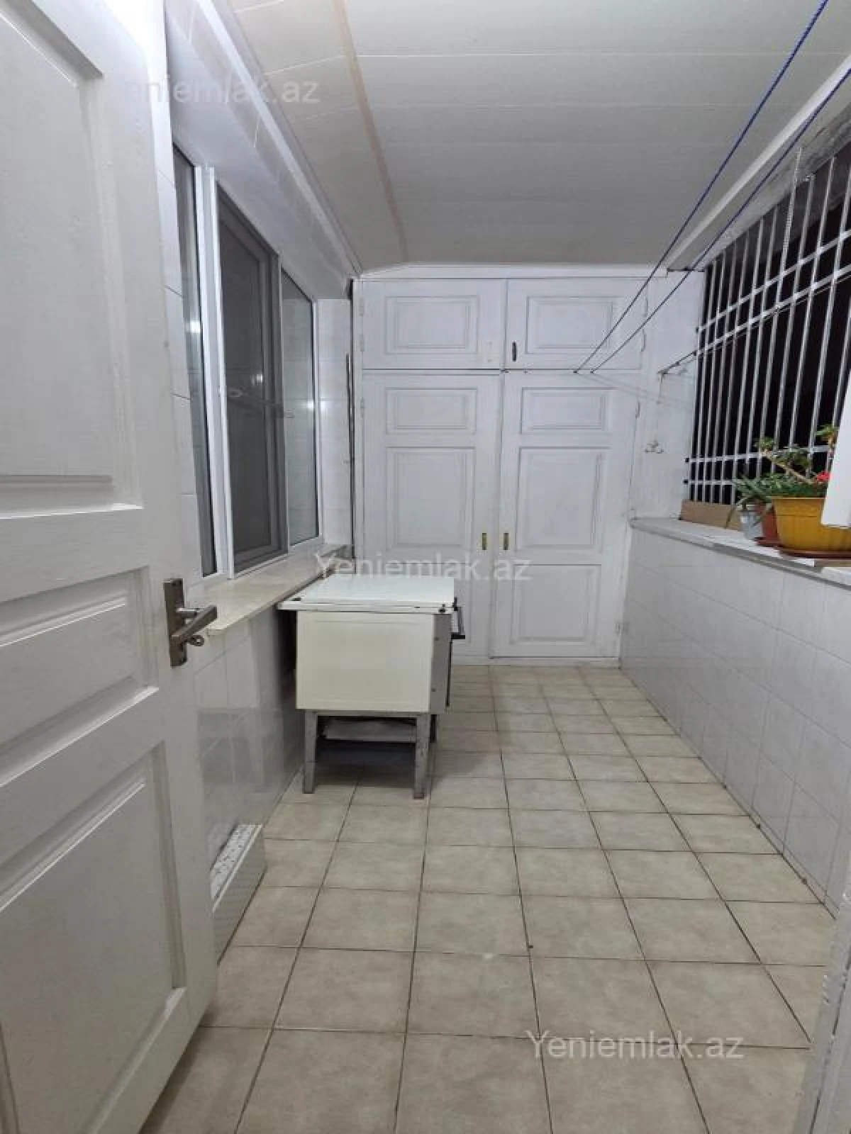 Satılır 3 otaqlı köhnə tikili 90 m²