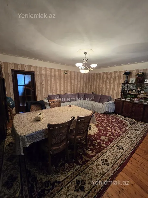 Satılır 4 otaqlı köhnə tikili 85 m²