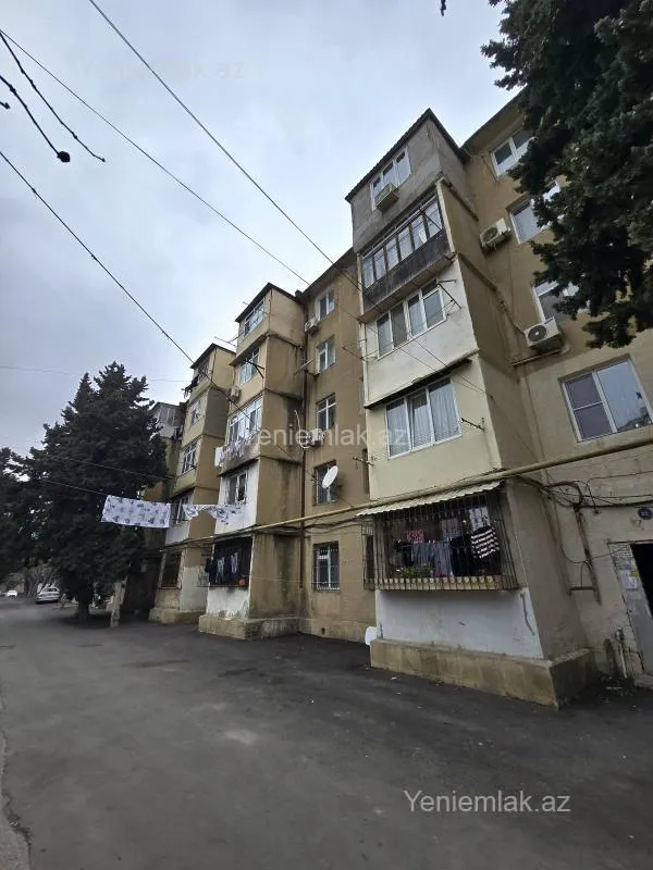 Satılır 4 otaqlı köhnə tikili 85 m²