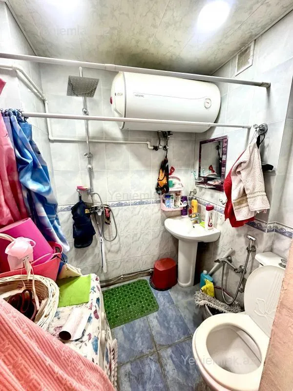 Satılır 3 otaqlı köhnə tikili 70 m²
