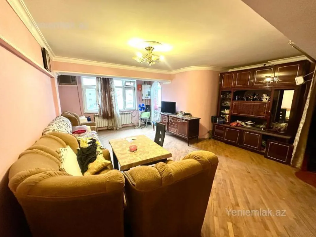 Satılır 3 otaqlı köhnə tikili 70 m²