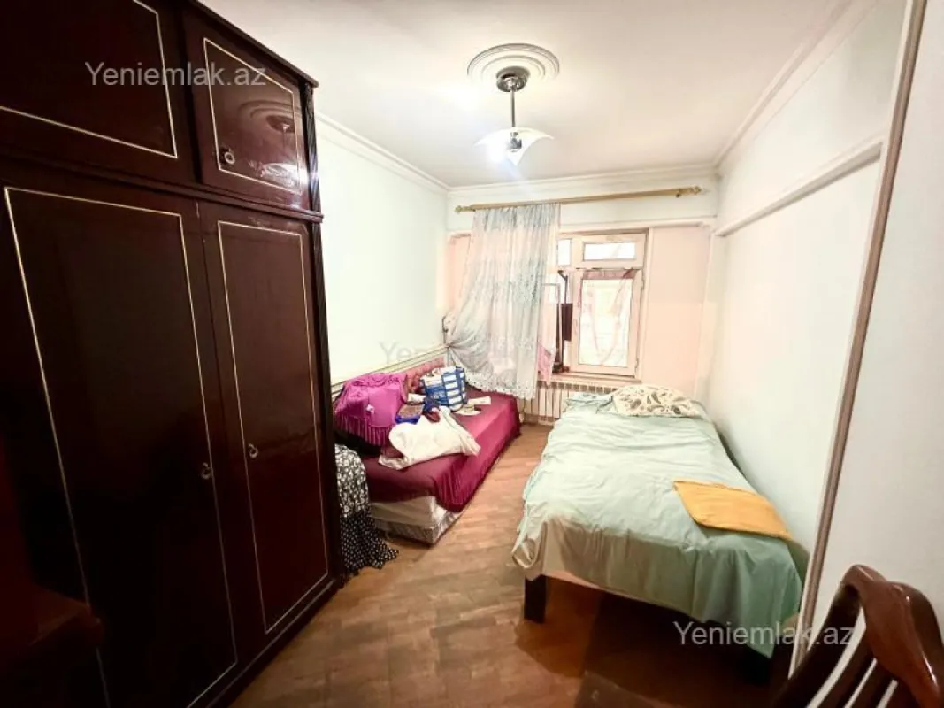 Satılır 3 otaqlı köhnə tikili 70 m²