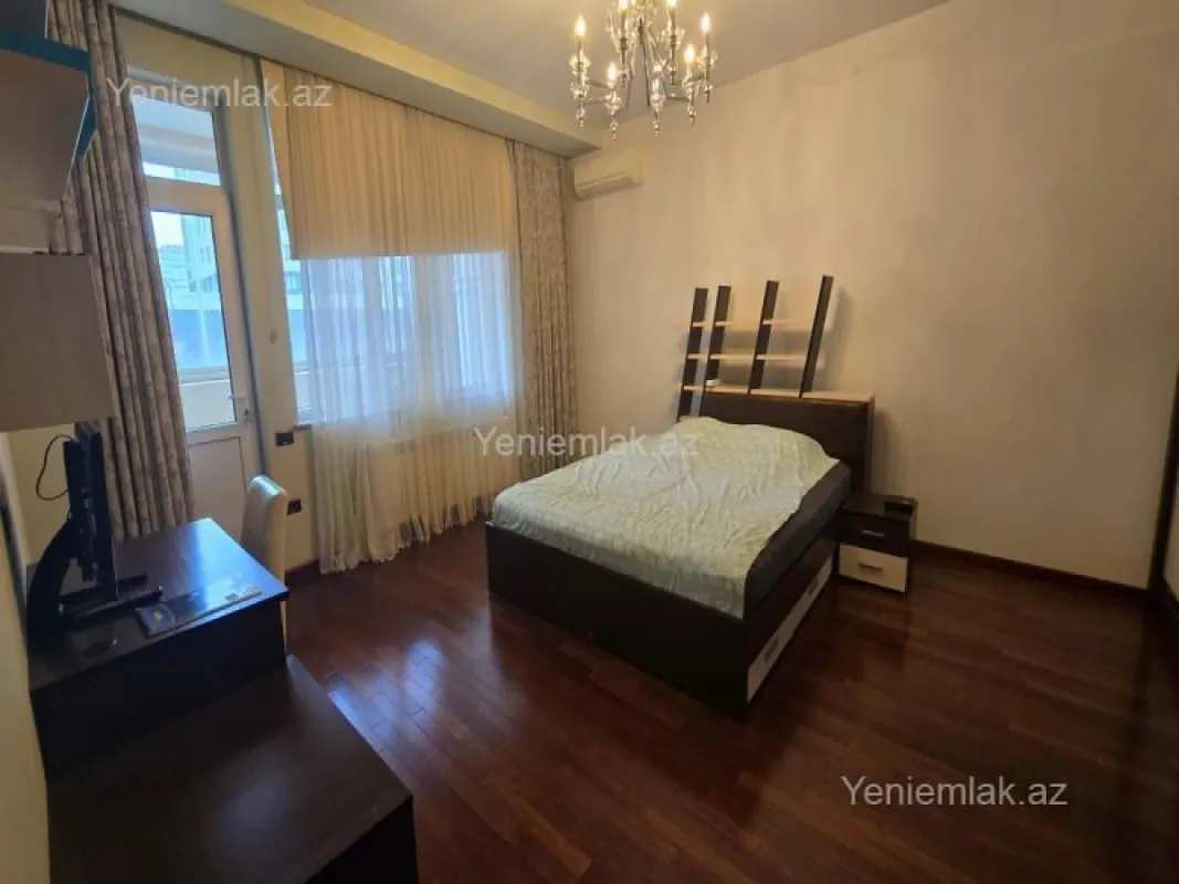 Satılır 3 otaqlı yeni tikili 157 m²