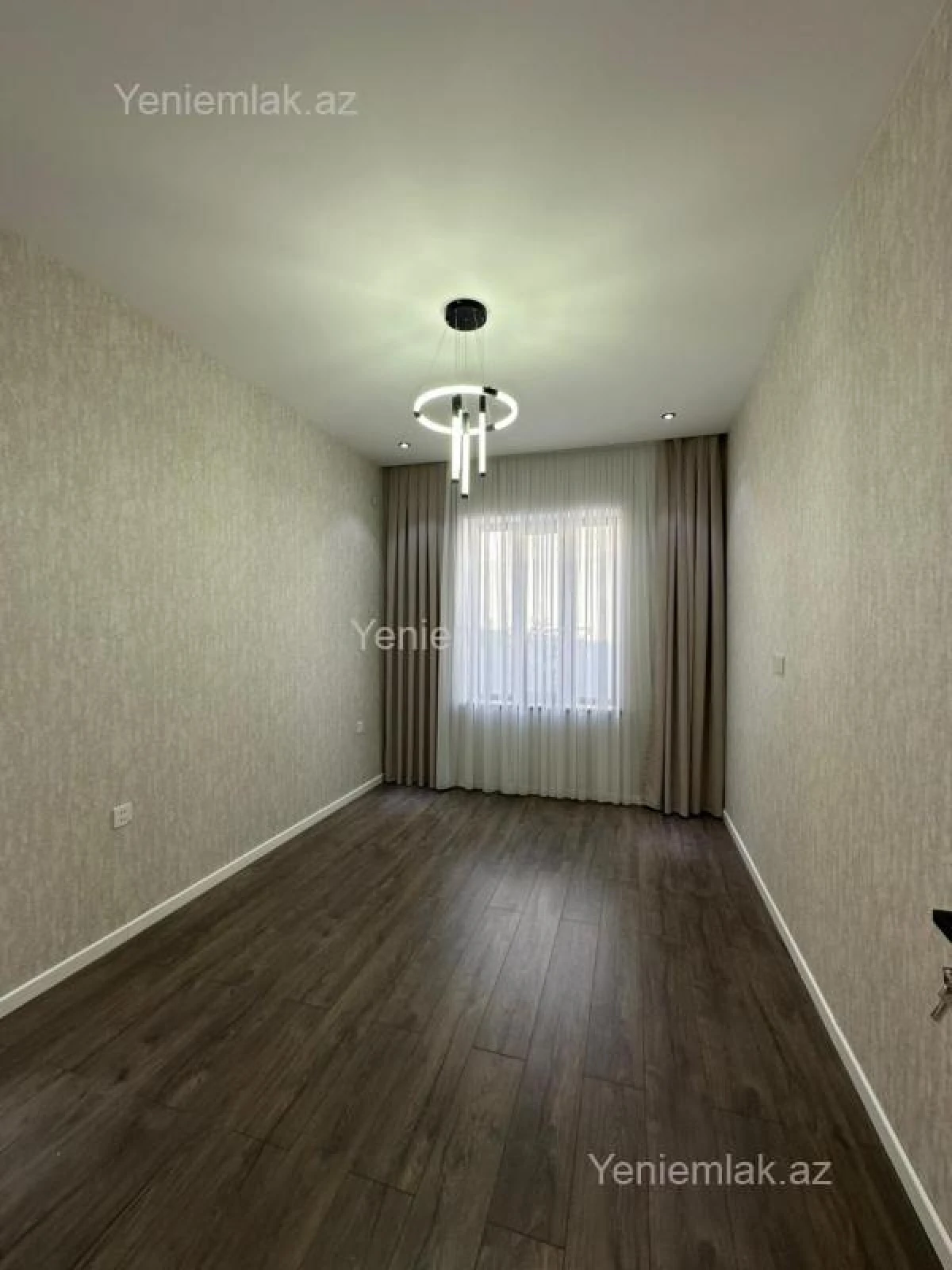 Satılır 4 otaqlı həyət evi 180 m²