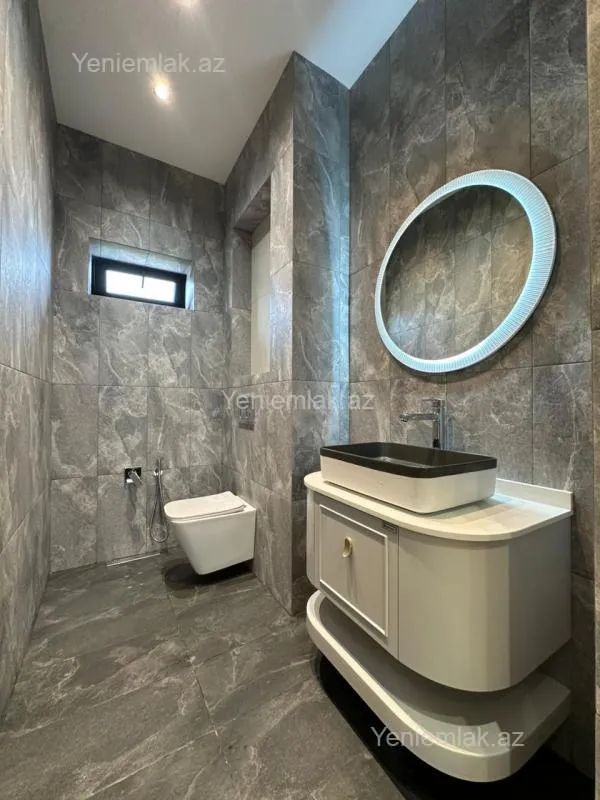 Satılır 7 otaqlı həyət evi 600 m²