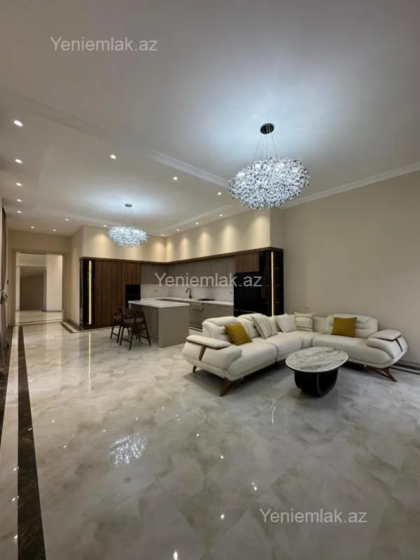 Satılır 7 otaqlı həyət evi 600 m²