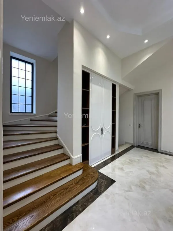 Satılır 7 otaqlı həyət evi 600 m²