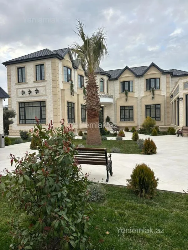 Satılır 7 otaqlı həyət evi 600 m²