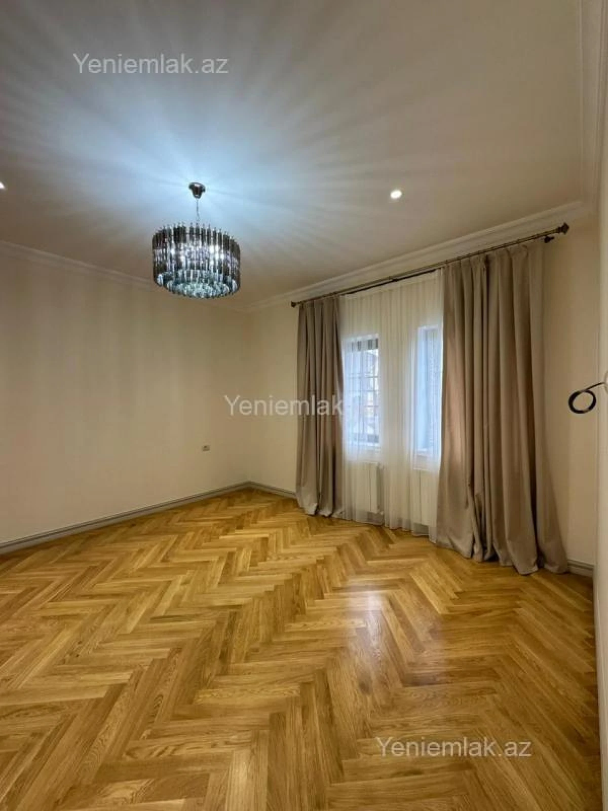 Satılır 7 otaqlı həyət evi 600 m²