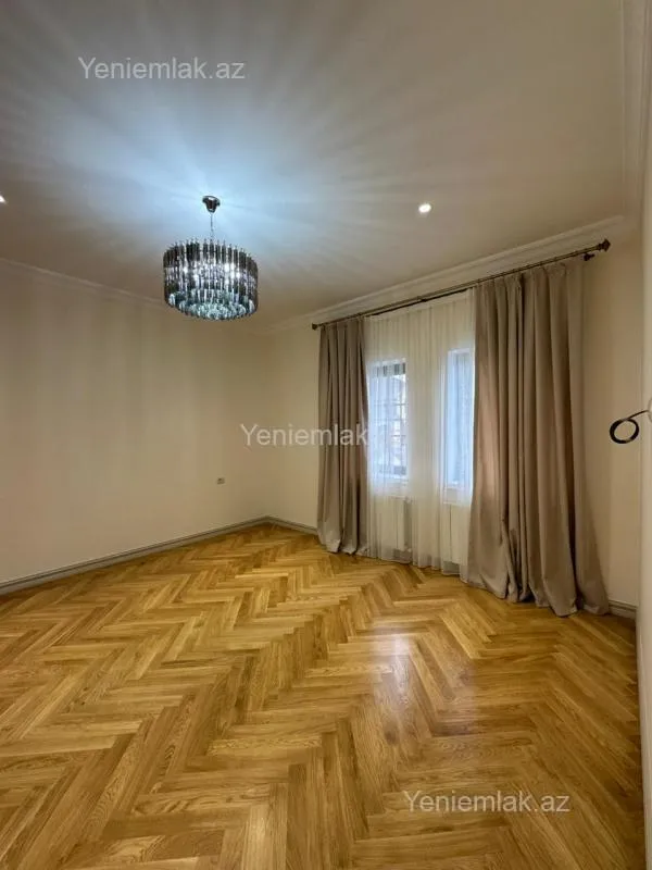 Satılır 7 otaqlı həyət evi 600 m²
