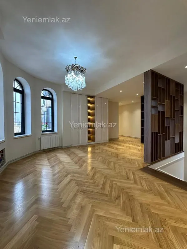 Satılır 7 otaqlı həyət evi 600 m²