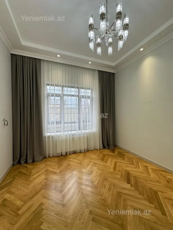 Satılır 7 otaqlı həyət evi 600 m²