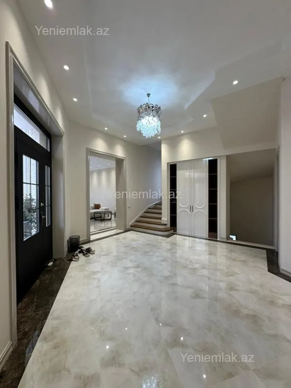 Satılır 7 otaqlı həyət evi 600 m²