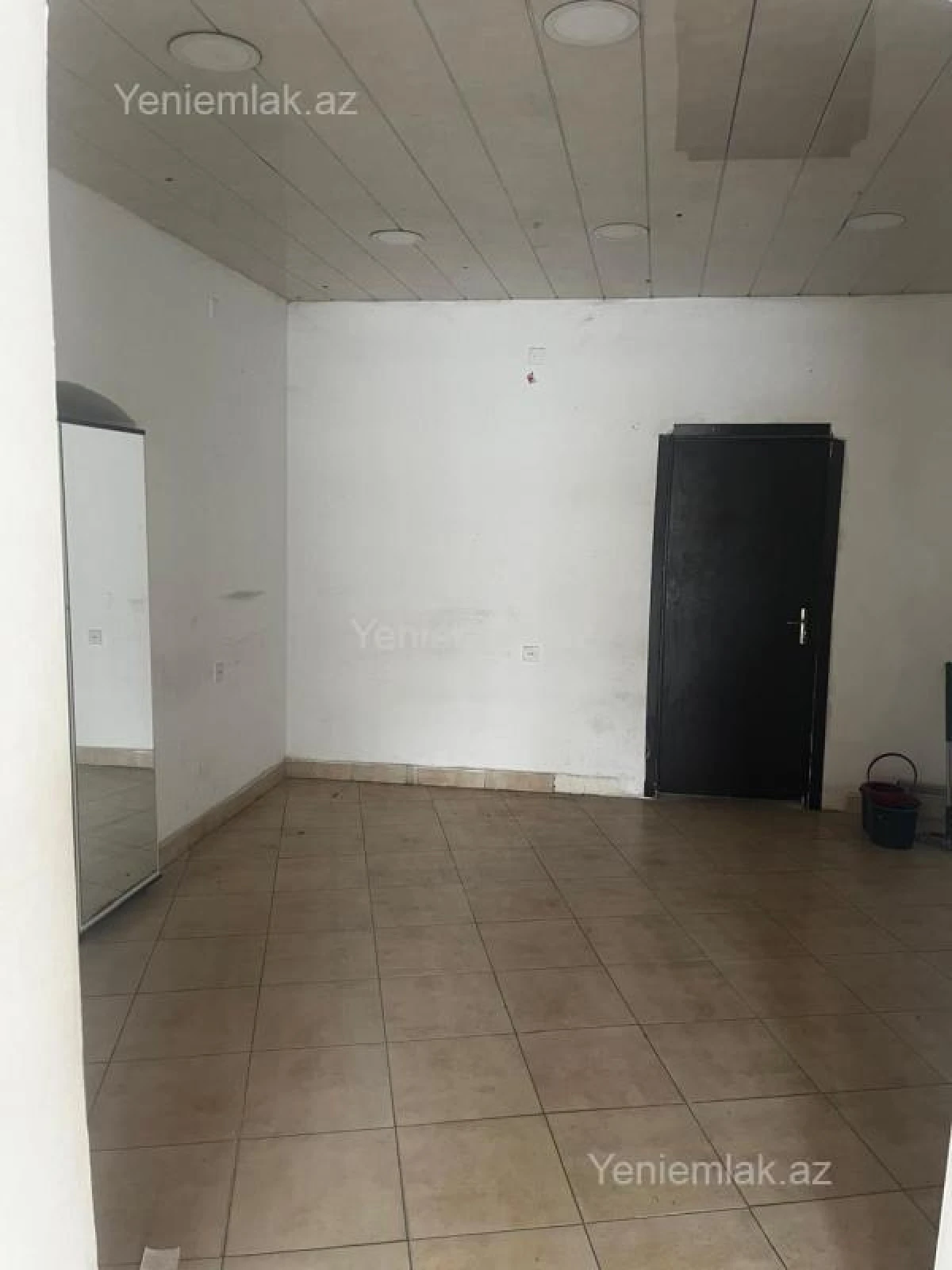 Satılır 12 otaqlı həyət evi 400 m²