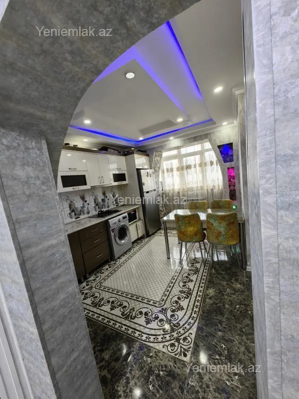 Satılır 2 otaqlı köhnə tikili 70 m²