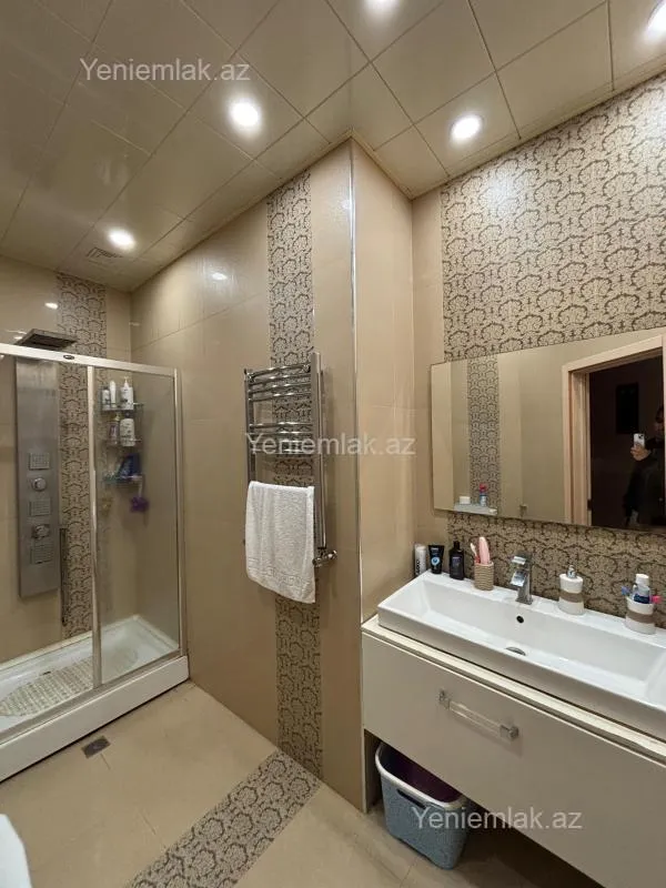 Satılır 2 otaqlı yeni tikili 84 m²