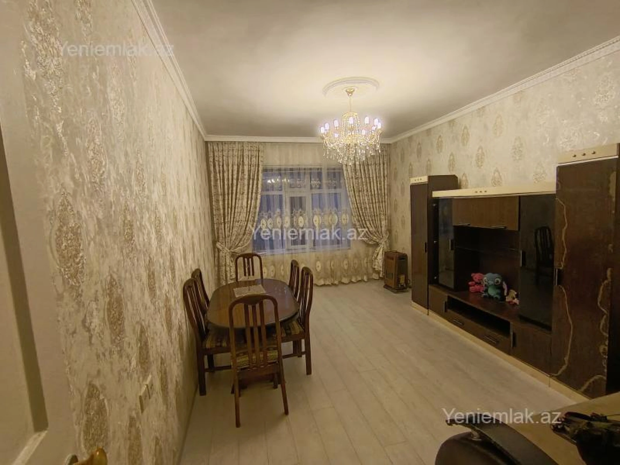 Satılır 2 otaqlı köhnə tikili 65 m²