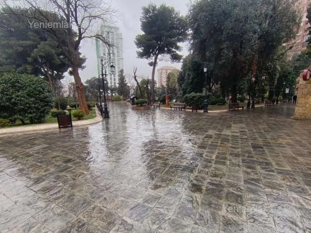 Satılır 2 otaqlı köhnə tikili 65 m²