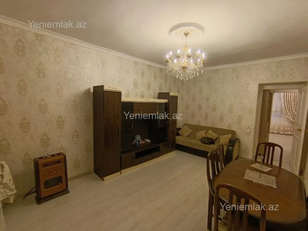 Satılır 2 otaqlı köhnə tikili 65 m²