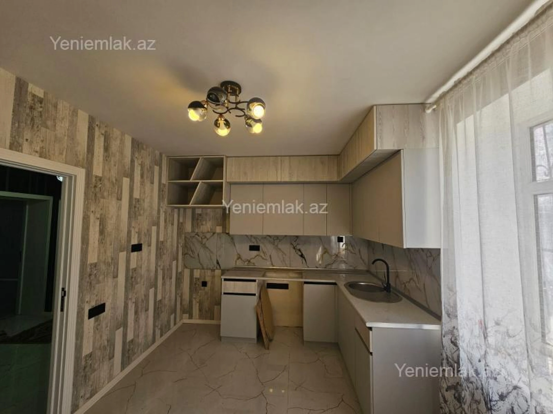 Satılır 2 otaqlı köhnə tikili 55 m²