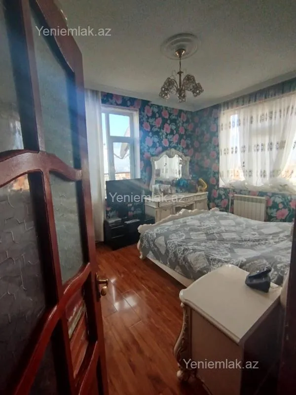 Satılır 3 otaqlı yeni tikili 115 m²