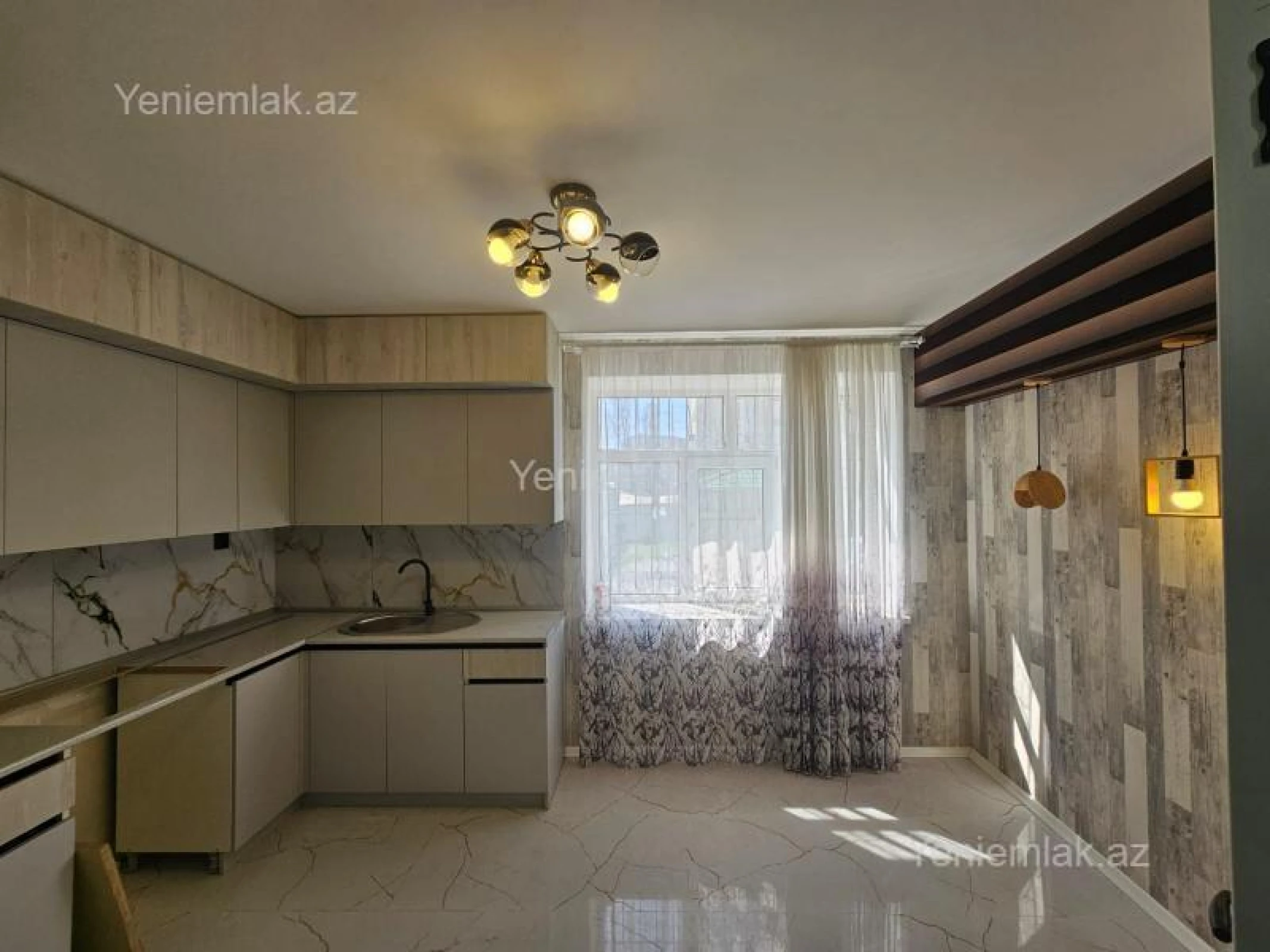 Satılır 2 otaqlı köhnə tikili 55 m²