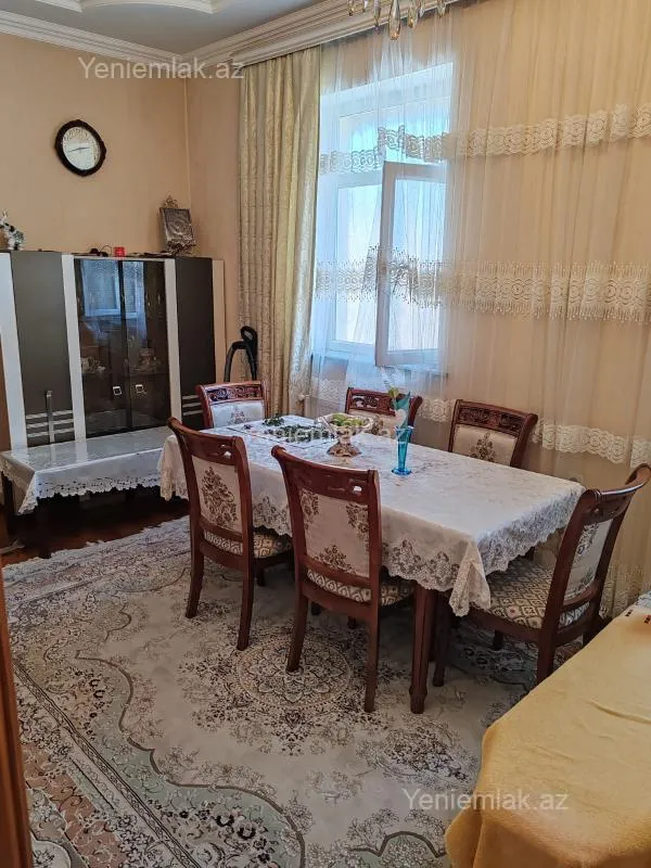 Satılır 4 otaqlı köhnə tikili 110 m²