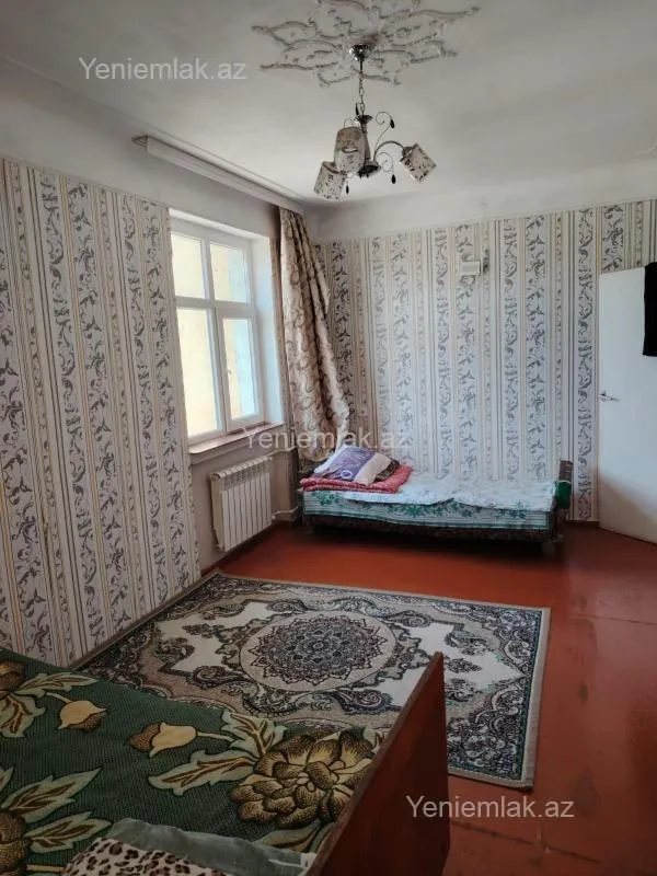 Satılır 1 otaqlı köhnə tikili 37 m²