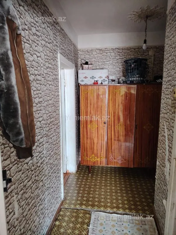 Satılır 1 otaqlı köhnə tikili 37 m²