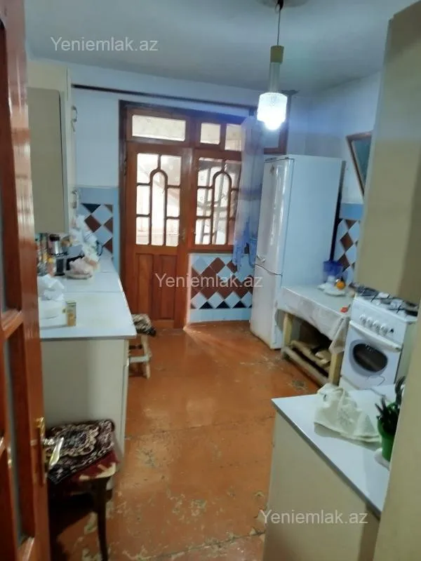 Satılır 5 otaqlı köhnə tikili 102 m²
