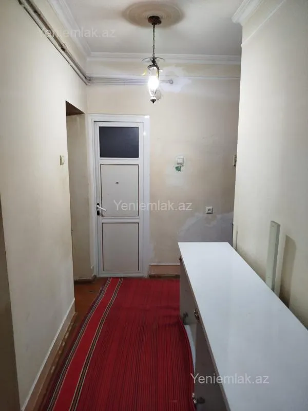 Satılır 5 otaqlı köhnə tikili 102 m²