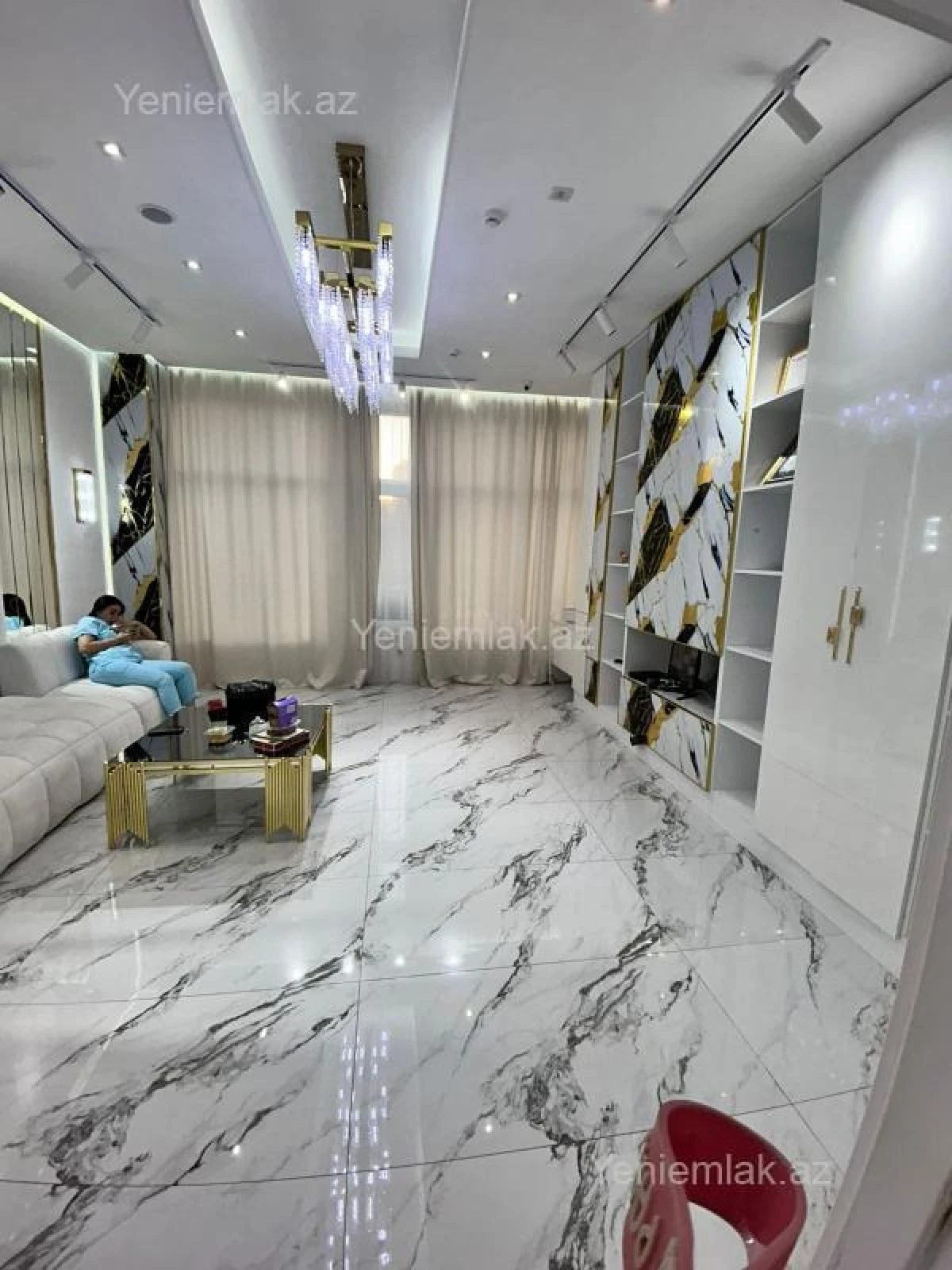 Satılır 10 otaqlı obyekt 360 m²