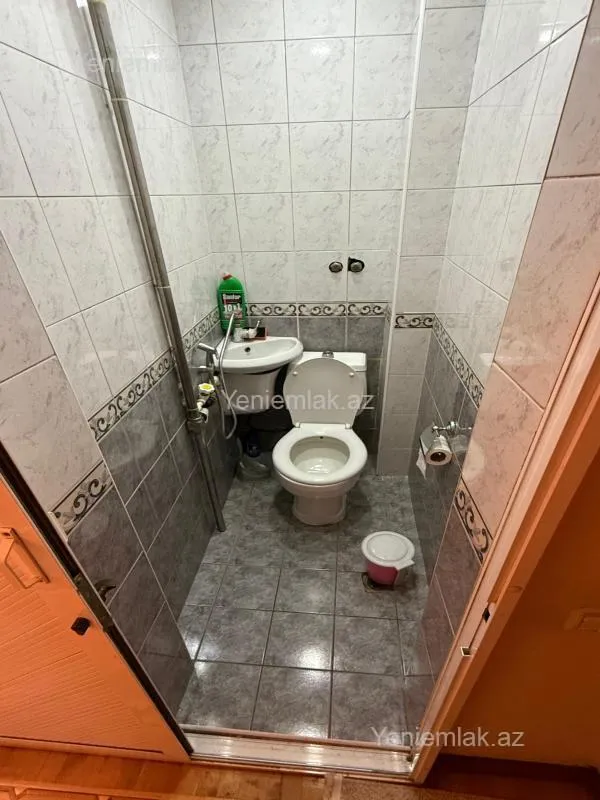 Satılır 3 otaqlı köhnə tikili 75 m²