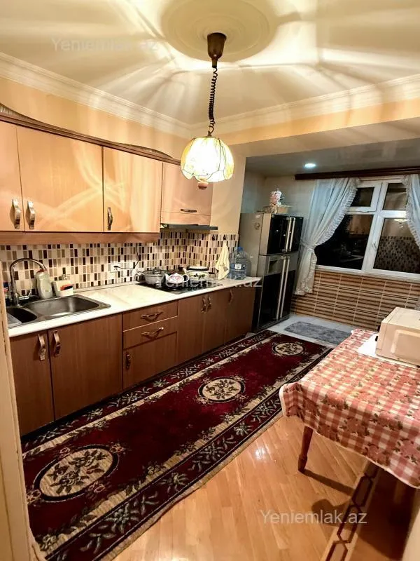 Satılır 3 otaqlı köhnə tikili 75 m²