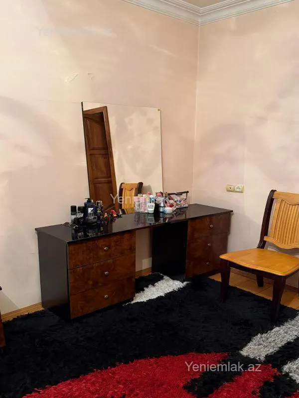 Satılır 3 otaqlı köhnə tikili 75 m²