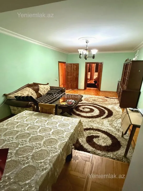 Satılır 3 otaqlı köhnə tikili 75 m²
