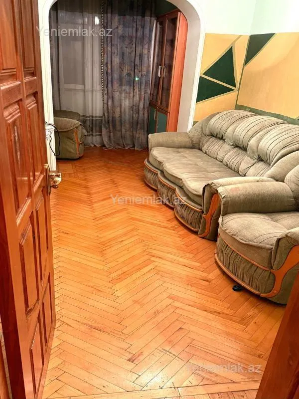 Satılır 3 otaqlı köhnə tikili 75 m²