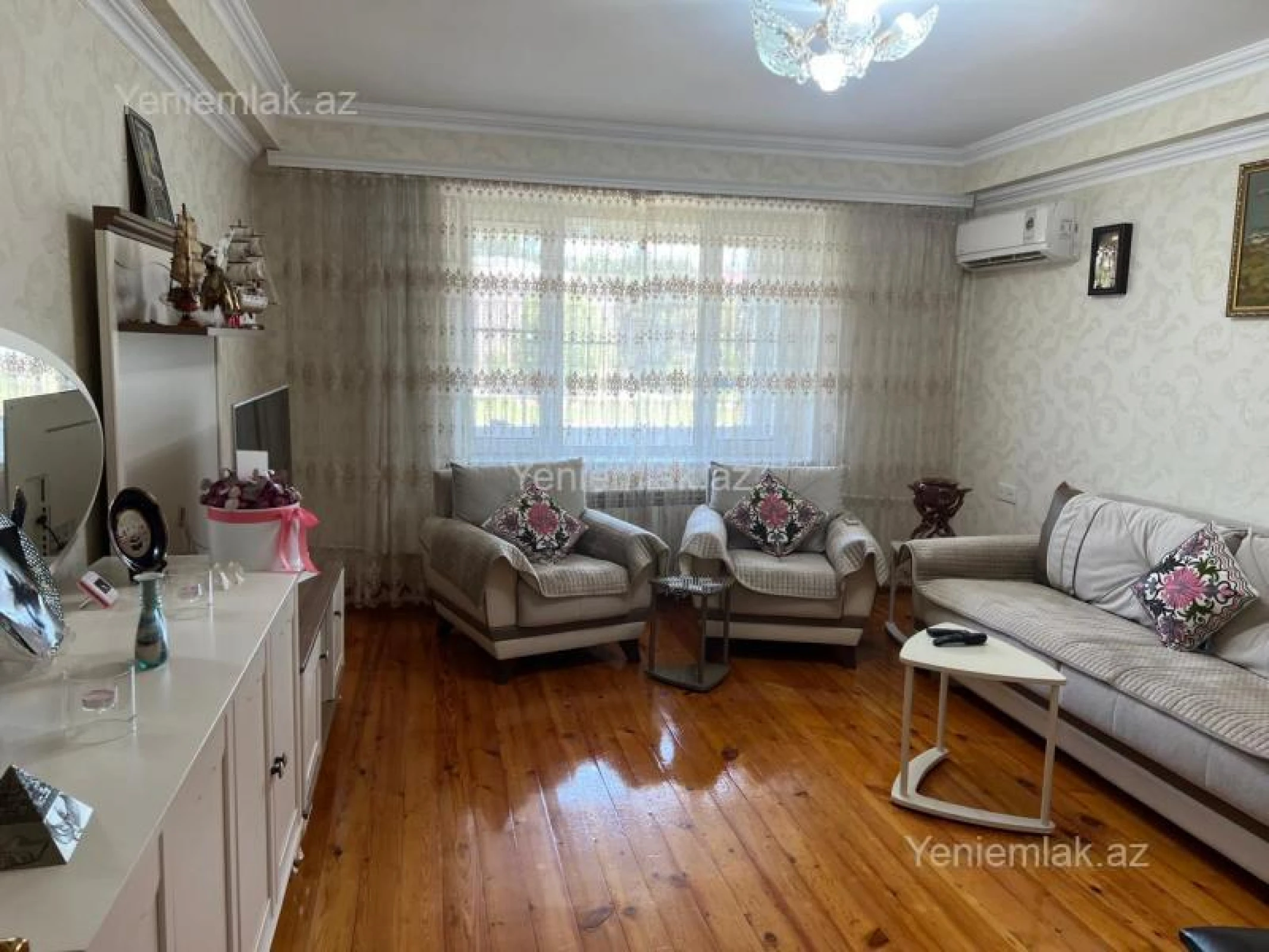 Satılır 4 otaqlı köhnə tikili 110 m²